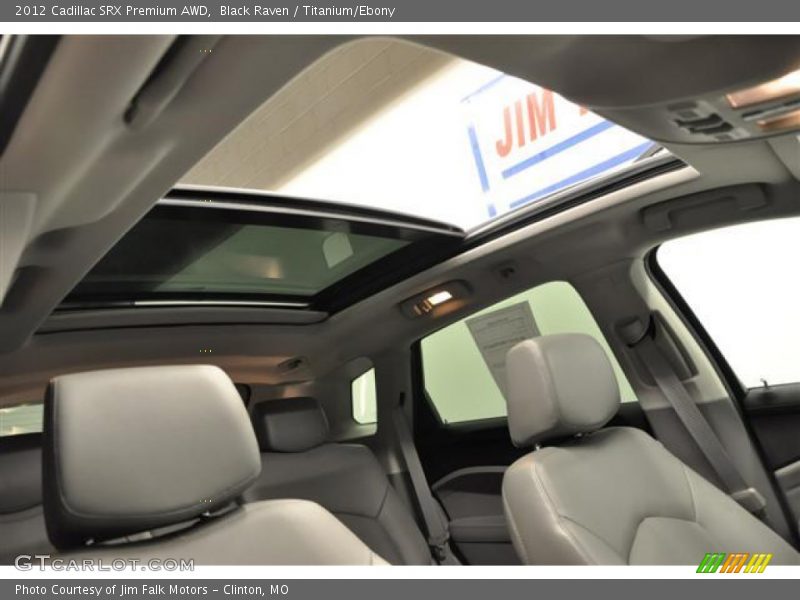 Sunroof of 2012 SRX Premium AWD