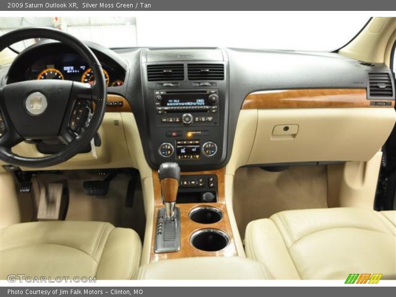 Silver Moss Green / Tan 2009 Saturn Outlook XR
