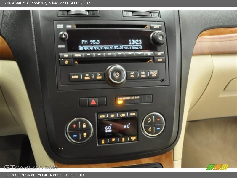Silver Moss Green / Tan 2009 Saturn Outlook XR