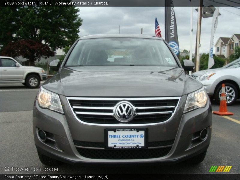 Alpine Grey Metallic / Charcoal 2009 Volkswagen Tiguan S