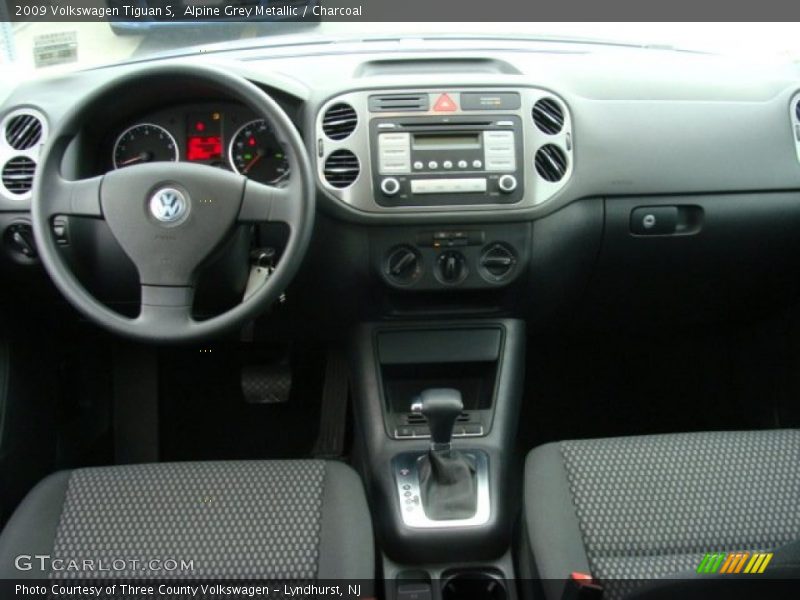 Alpine Grey Metallic / Charcoal 2009 Volkswagen Tiguan S