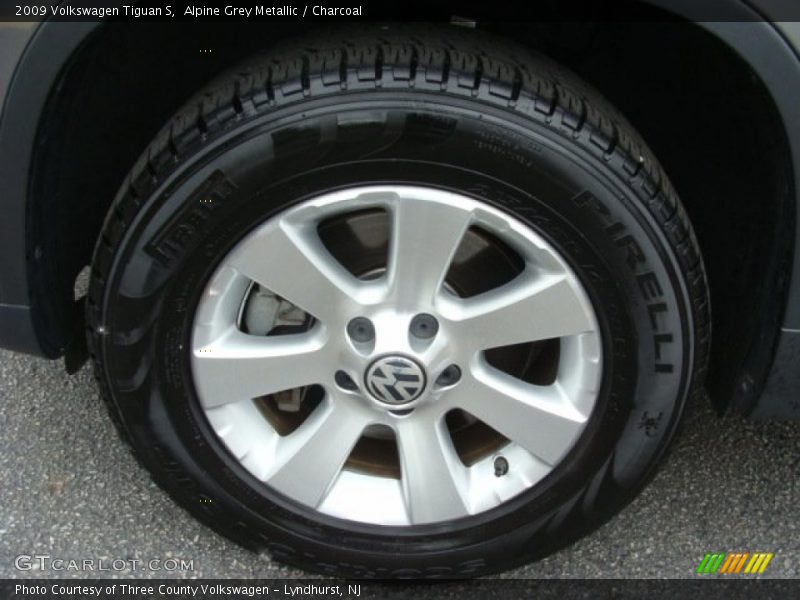 Alpine Grey Metallic / Charcoal 2009 Volkswagen Tiguan S