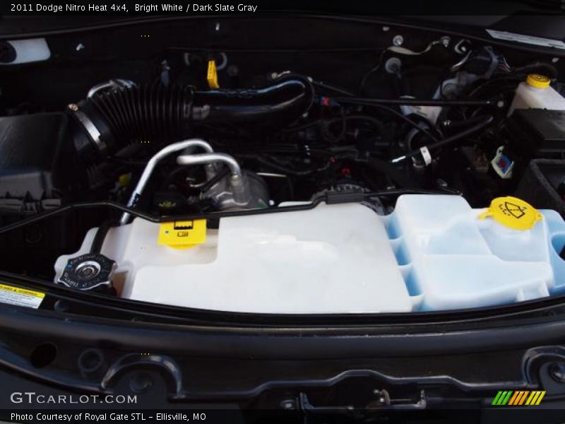 Bright White / Dark Slate Gray 2011 Dodge Nitro Heat 4x4