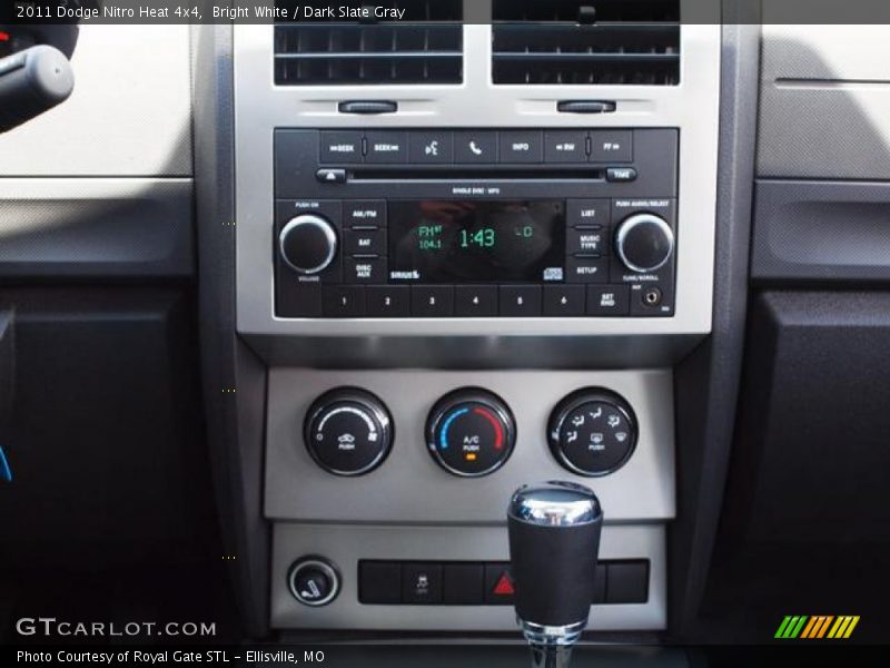 Bright White / Dark Slate Gray 2011 Dodge Nitro Heat 4x4