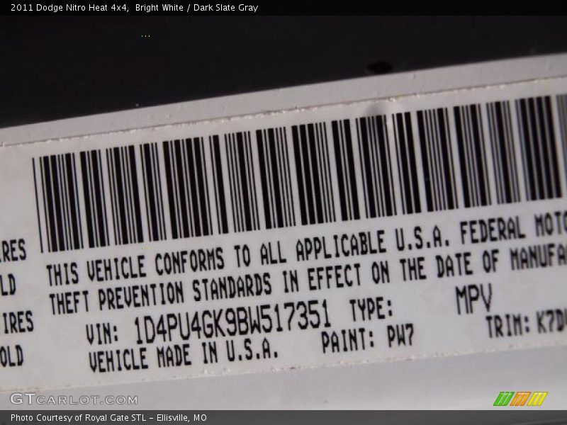 Bright White / Dark Slate Gray 2011 Dodge Nitro Heat 4x4