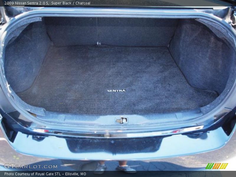 Super Black / Charcoal 2009 Nissan Sentra 2.0 S