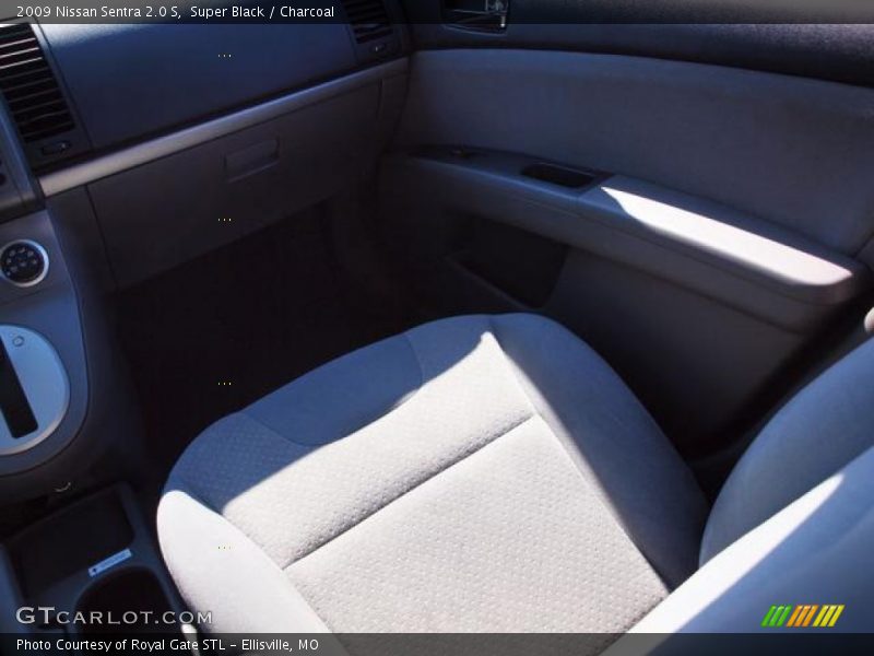 Super Black / Charcoal 2009 Nissan Sentra 2.0 S