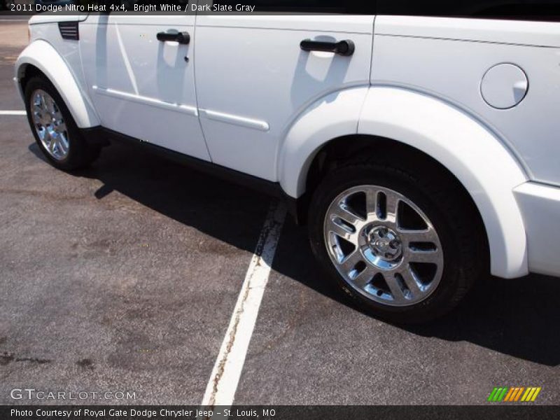 Bright White / Dark Slate Gray 2011 Dodge Nitro Heat 4x4