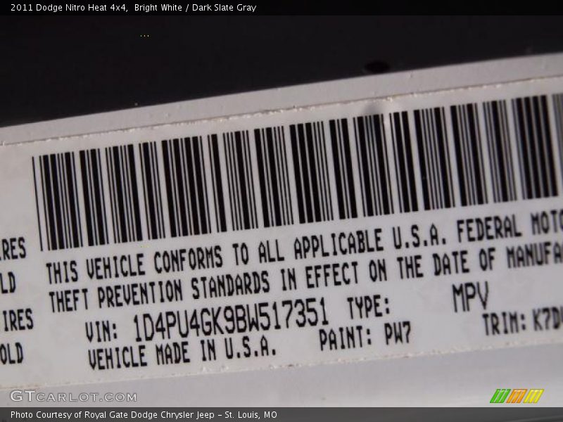 Bright White / Dark Slate Gray 2011 Dodge Nitro Heat 4x4