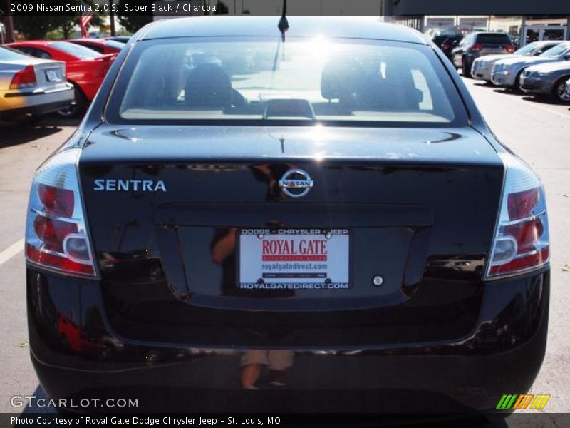 Super Black / Charcoal 2009 Nissan Sentra 2.0 S