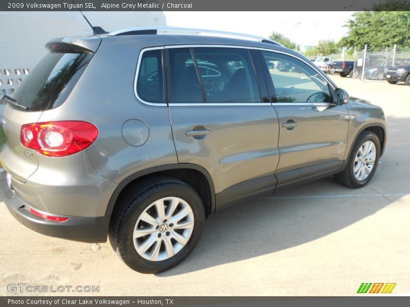 Alpine Grey Metallic / Charcoal 2009 Volkswagen Tiguan SEL