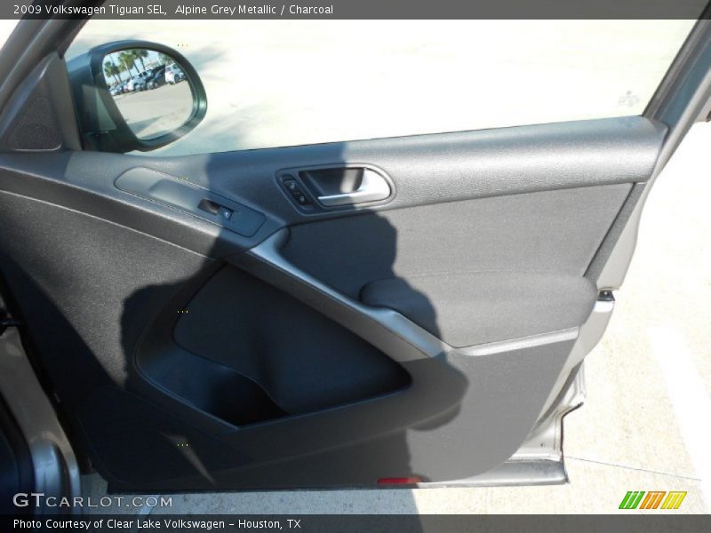 Alpine Grey Metallic / Charcoal 2009 Volkswagen Tiguan SEL