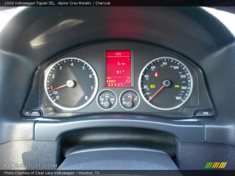 Alpine Grey Metallic / Charcoal 2009 Volkswagen Tiguan SEL