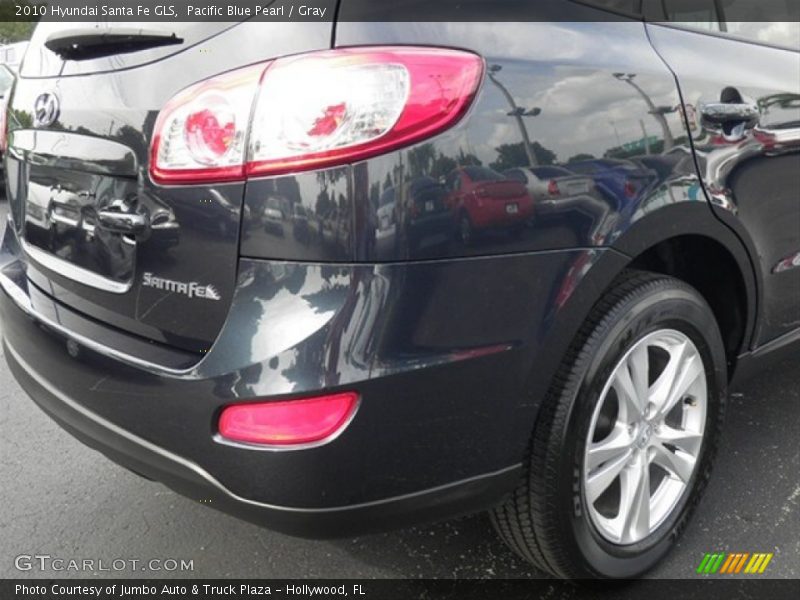 Pacific Blue Pearl / Gray 2010 Hyundai Santa Fe GLS