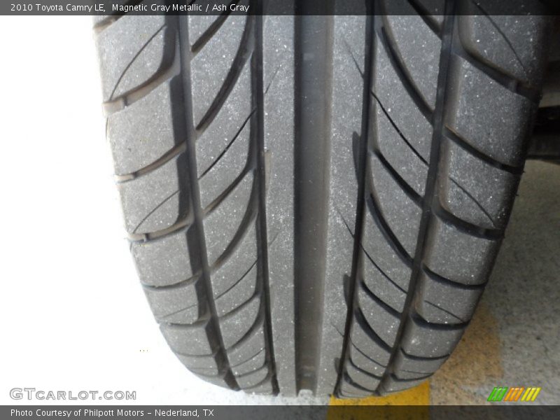 Magnetic Gray Metallic / Ash Gray 2010 Toyota Camry LE