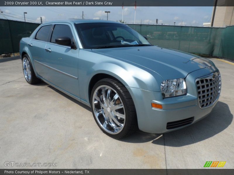 Front 3/4 View of 2009 300 LX