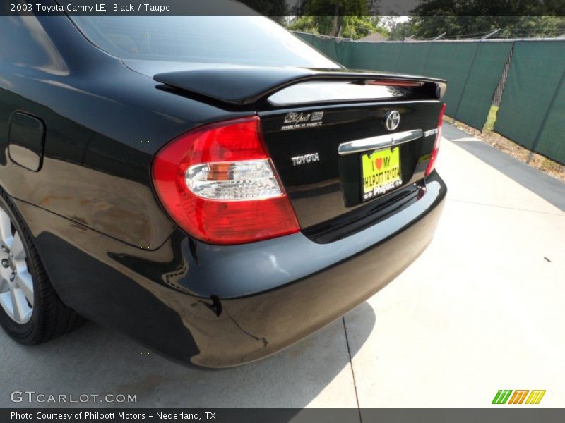 Black / Taupe 2003 Toyota Camry LE