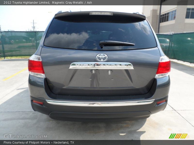 Magnetic Gray Metallic / Ash 2012 Toyota Highlander Limited