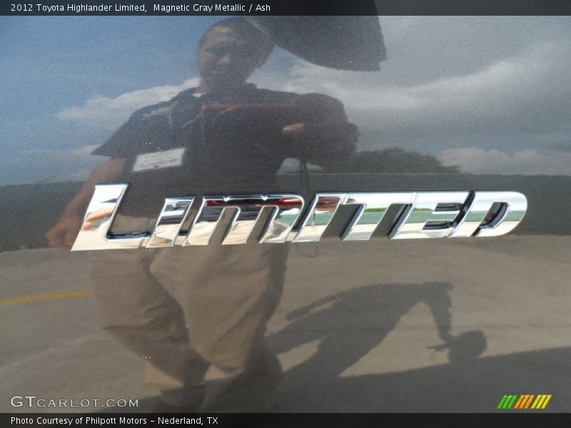 Magnetic Gray Metallic / Ash 2012 Toyota Highlander Limited