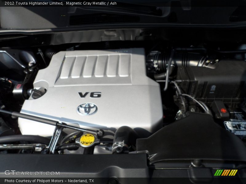 Magnetic Gray Metallic / Ash 2012 Toyota Highlander Limited