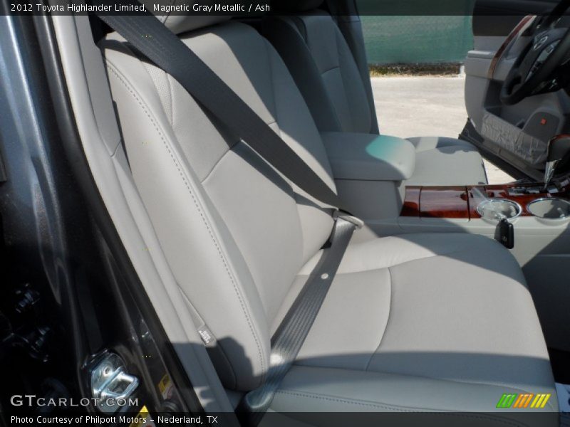 Magnetic Gray Metallic / Ash 2012 Toyota Highlander Limited
