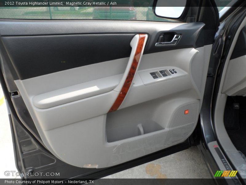 Magnetic Gray Metallic / Ash 2012 Toyota Highlander Limited