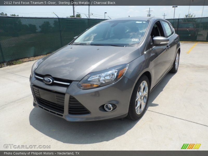 Front 3/4 View of 2012 Focus Titanium 5-Door