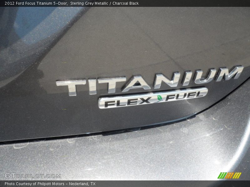  2012 Focus Titanium 5-Door Logo