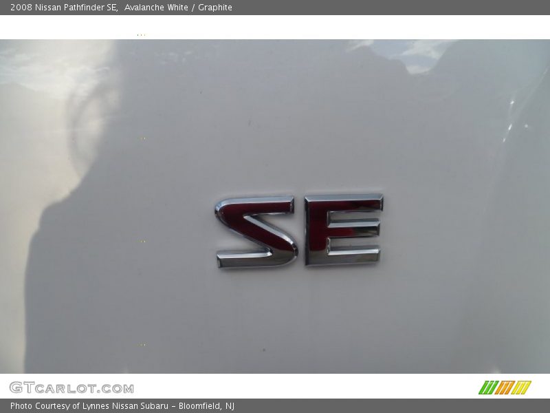 Avalanche White / Graphite 2008 Nissan Pathfinder SE