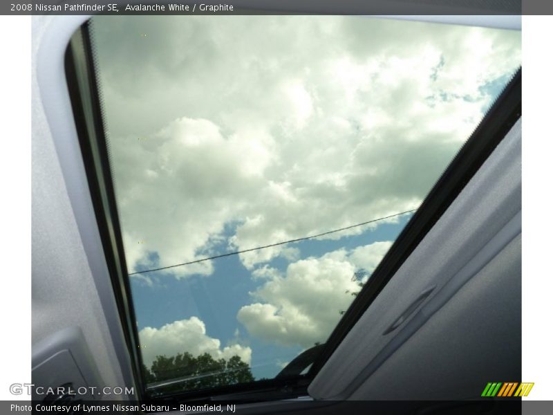 Avalanche White / Graphite 2008 Nissan Pathfinder SE
