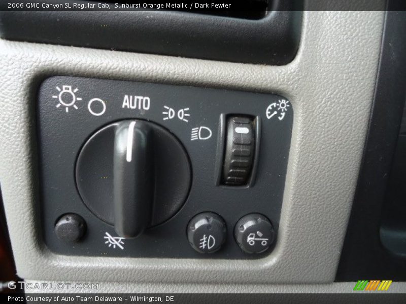 Controls of 2006 Canyon SL Regular Cab
