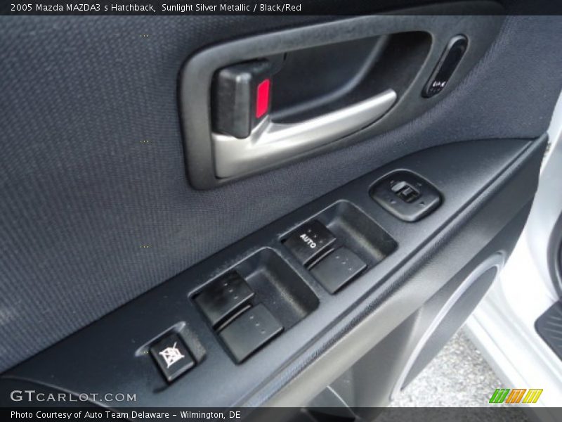 Sunlight Silver Metallic / Black/Red 2005 Mazda MAZDA3 s Hatchback