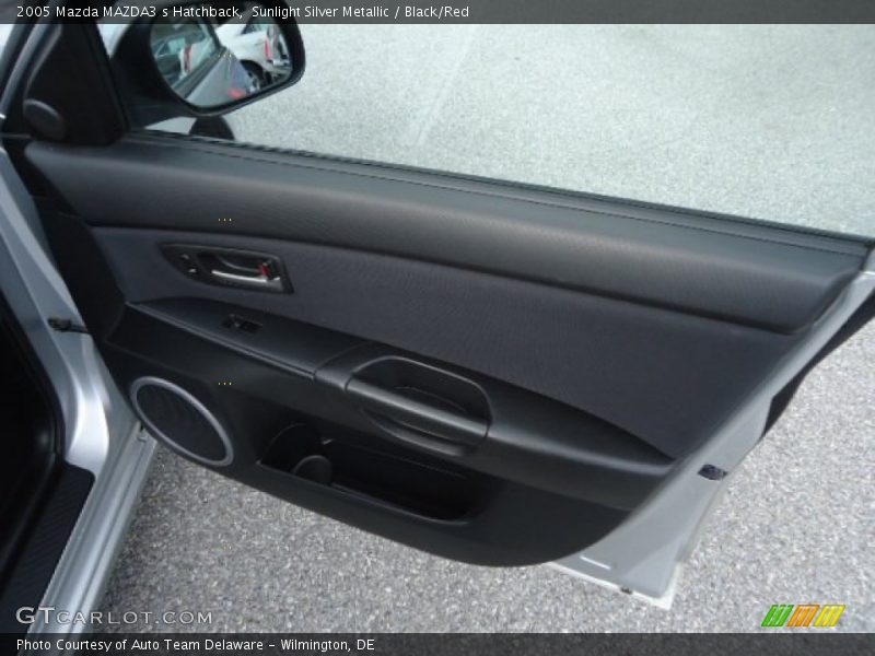 Sunlight Silver Metallic / Black/Red 2005 Mazda MAZDA3 s Hatchback