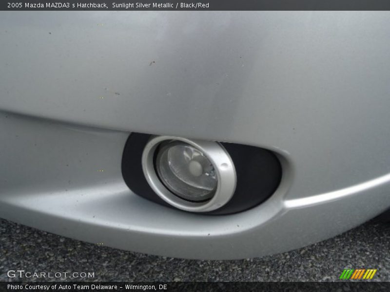 Sunlight Silver Metallic / Black/Red 2005 Mazda MAZDA3 s Hatchback