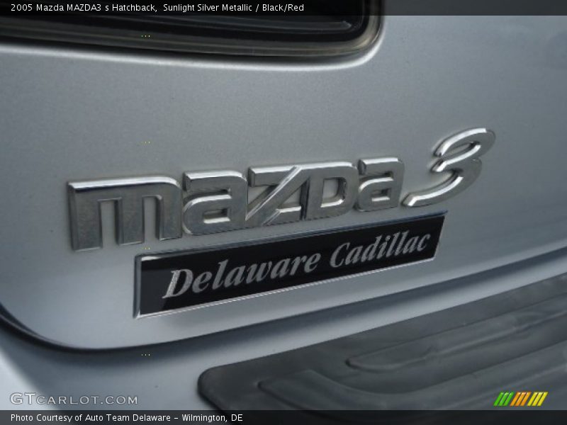 Sunlight Silver Metallic / Black/Red 2005 Mazda MAZDA3 s Hatchback