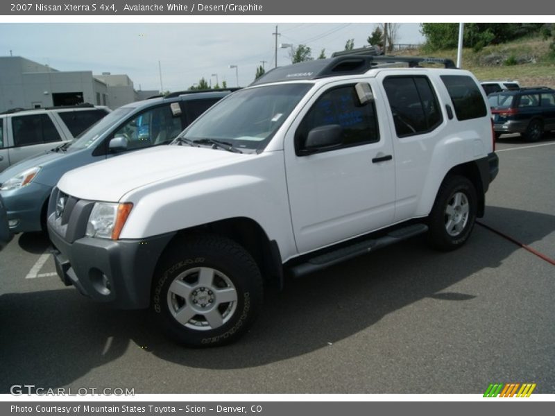 Avalanche White / Desert/Graphite 2007 Nissan Xterra S 4x4