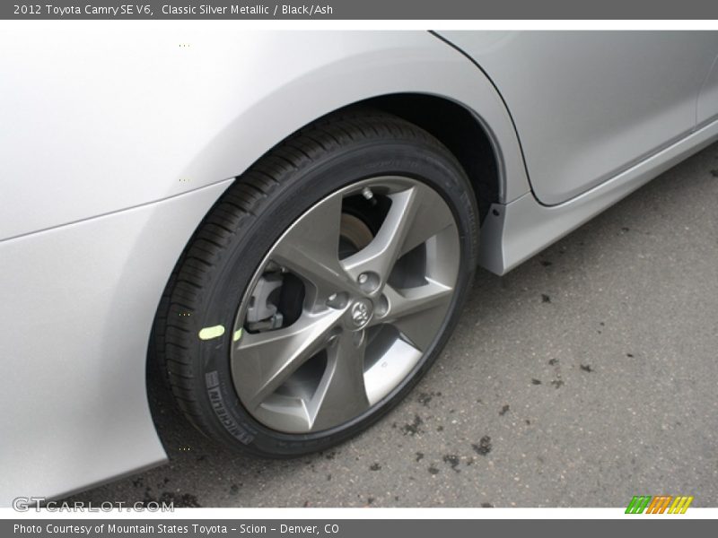 Classic Silver Metallic / Black/Ash 2012 Toyota Camry SE V6