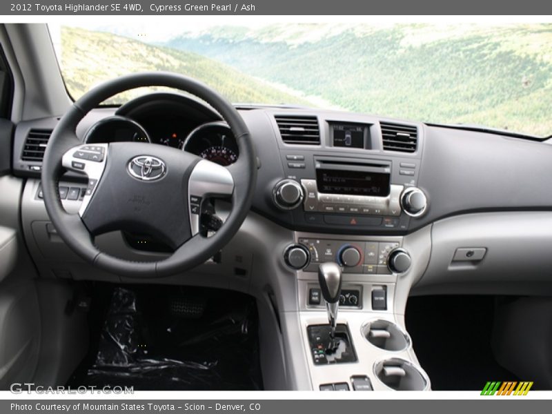 Cypress Green Pearl / Ash 2012 Toyota Highlander SE 4WD