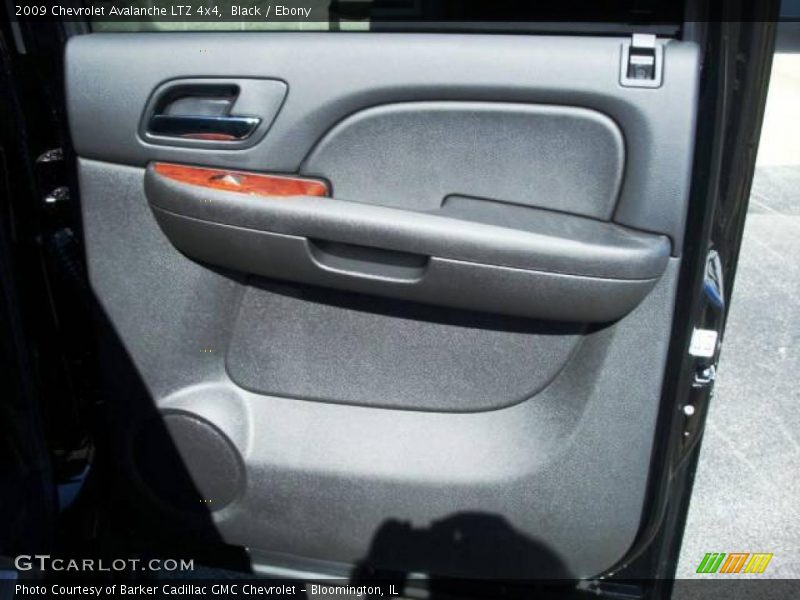Black / Ebony 2009 Chevrolet Avalanche LTZ 4x4