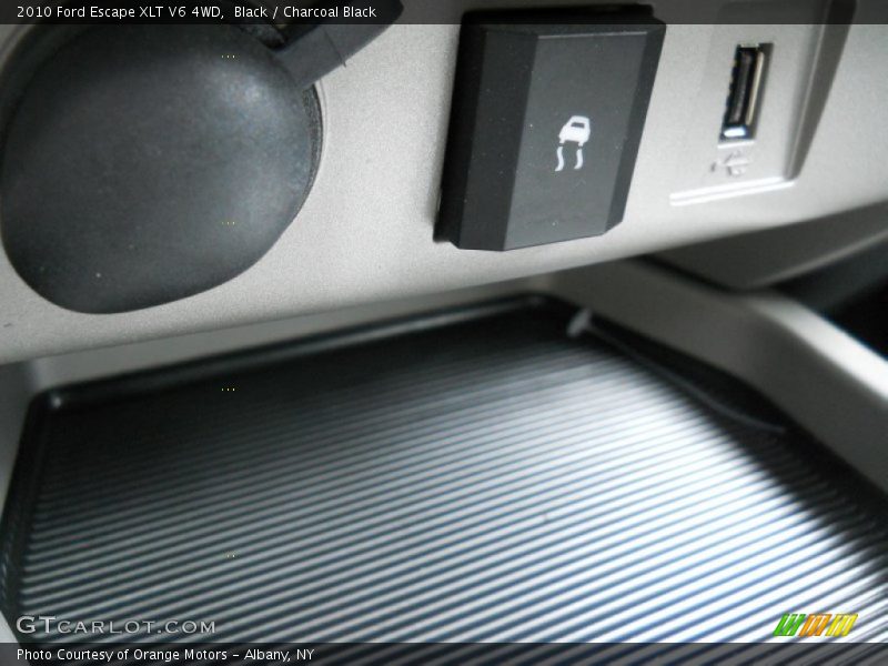 Black / Charcoal Black 2010 Ford Escape XLT V6 4WD