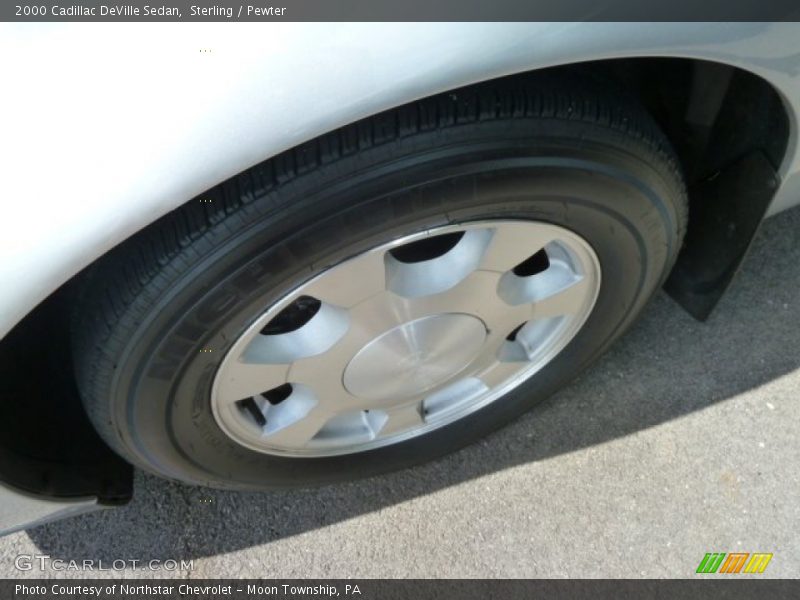Sterling / Pewter 2000 Cadillac DeVille Sedan