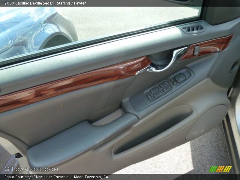 Sterling / Pewter 2000 Cadillac DeVille Sedan