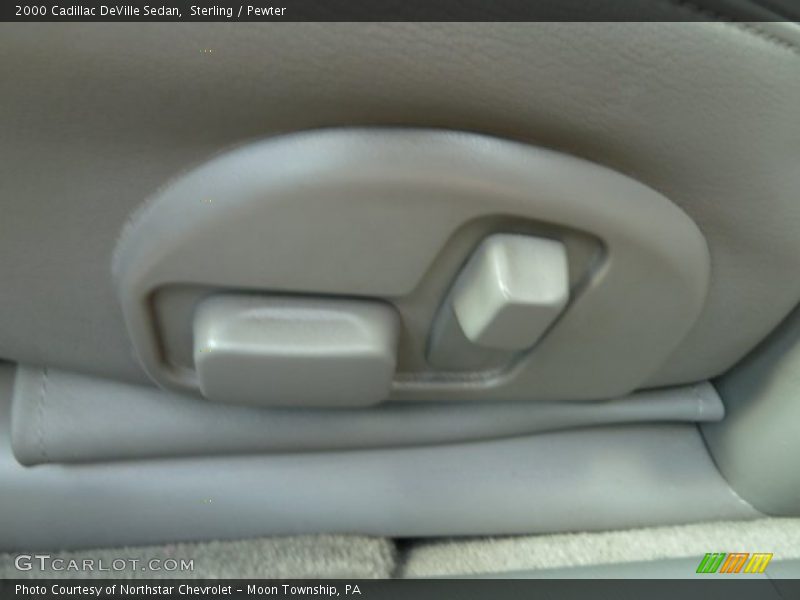 Sterling / Pewter 2000 Cadillac DeVille Sedan