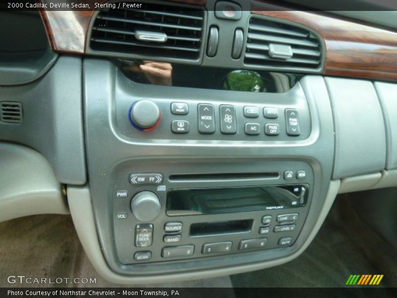 Sterling / Pewter 2000 Cadillac DeVille Sedan