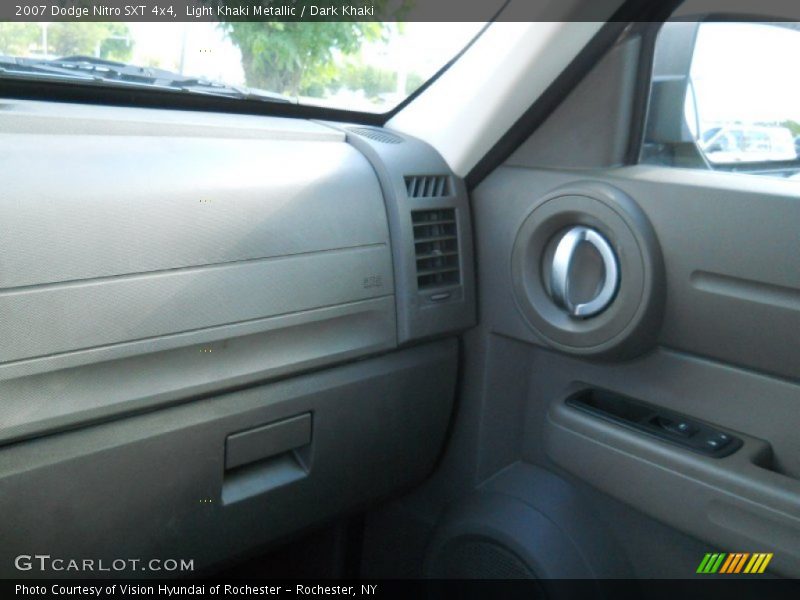 Light Khaki Metallic / Dark Khaki 2007 Dodge Nitro SXT 4x4