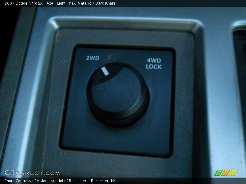 Light Khaki Metallic / Dark Khaki 2007 Dodge Nitro SXT 4x4