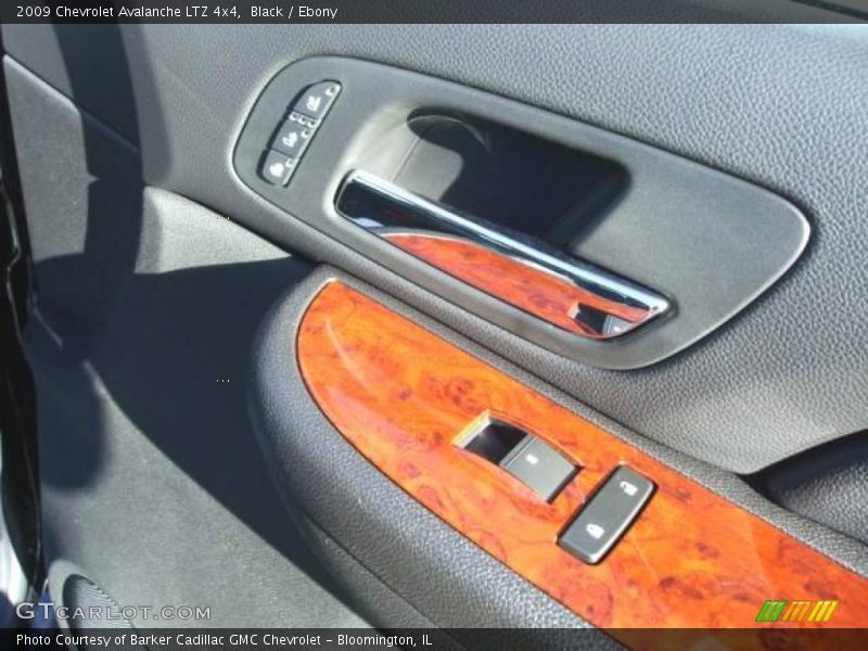 Black / Ebony 2009 Chevrolet Avalanche LTZ 4x4