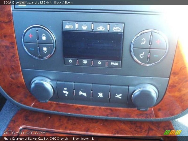 Black / Ebony 2009 Chevrolet Avalanche LTZ 4x4