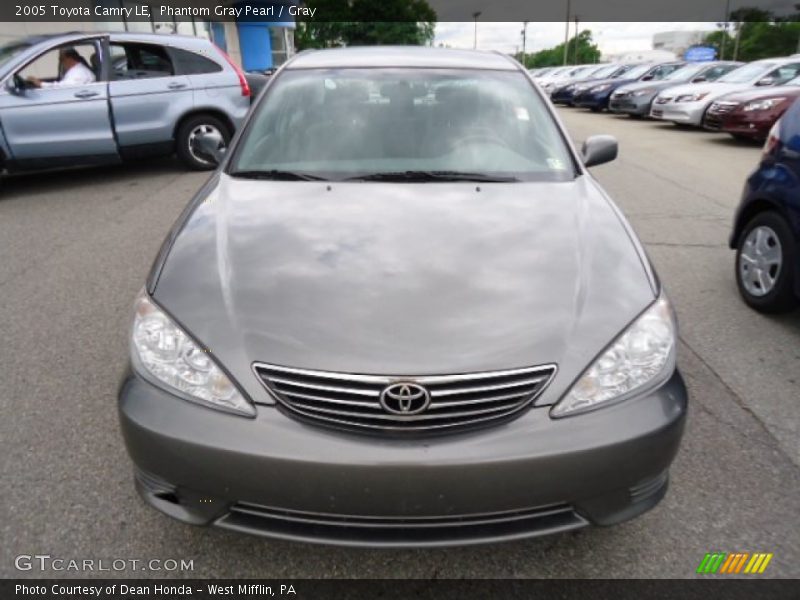 Phantom Gray Pearl / Gray 2005 Toyota Camry LE