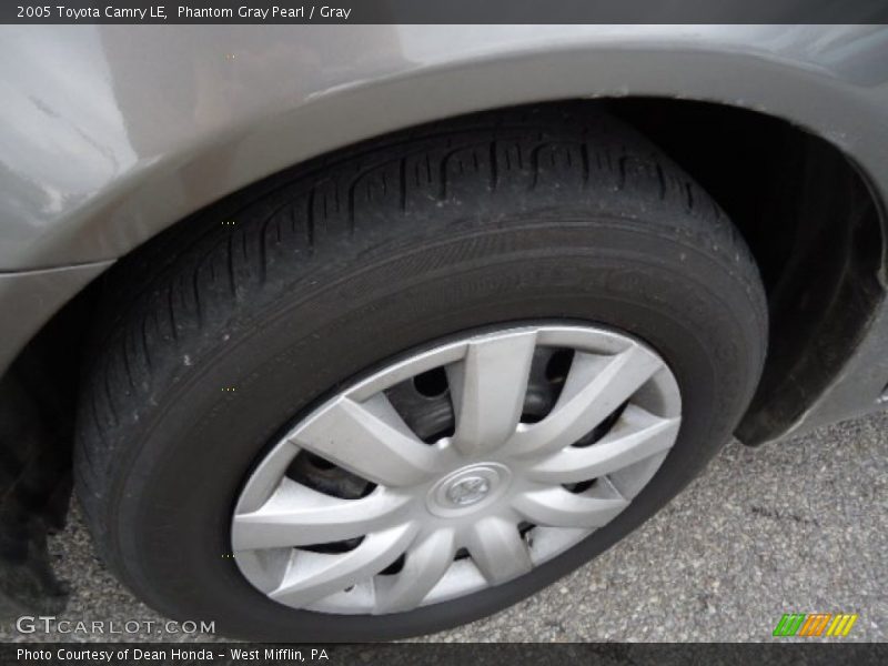 Phantom Gray Pearl / Gray 2005 Toyota Camry LE